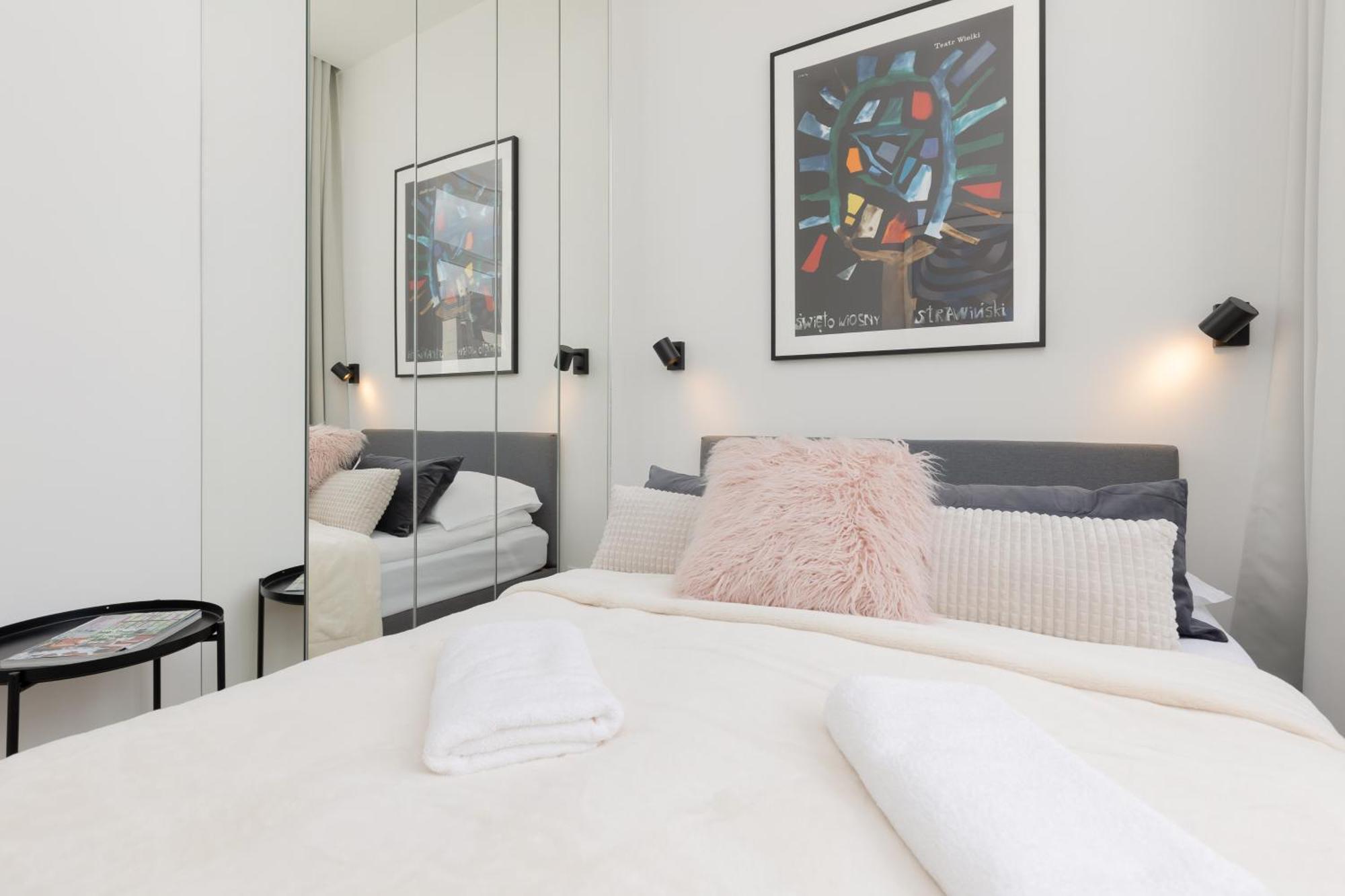 City Panorama Spacious Apartment By Renters Prestige Варшава Экстерьер фото